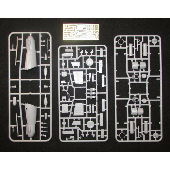 Mikro Mir 72013 1/72 English Electric Canberra T.17 scale model kit